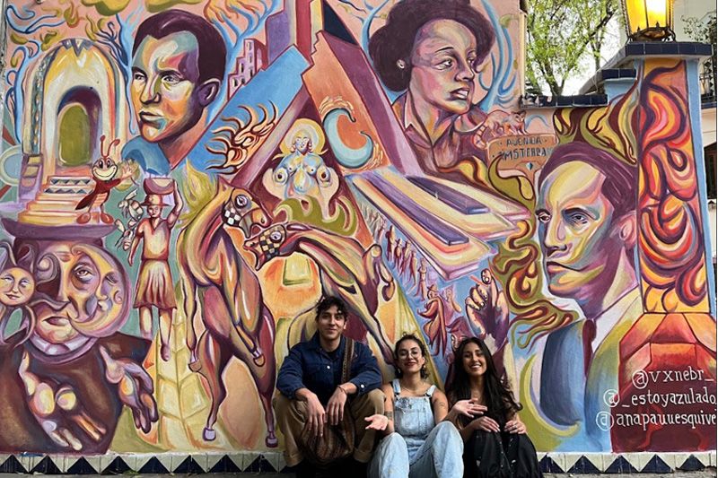 HOMENAJE A LA CONDESA: MURAL ESTUDIANTIL EN CASA UC