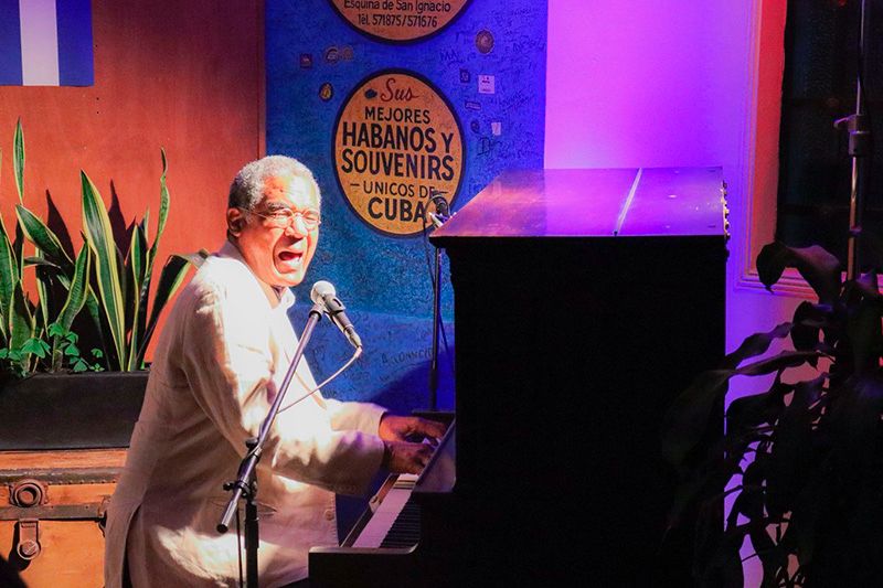 VELADA CULTURAL EN CASA UC: CONVERSATORIO, CONVENIO, MÚSICA, DANZA Y ARTE