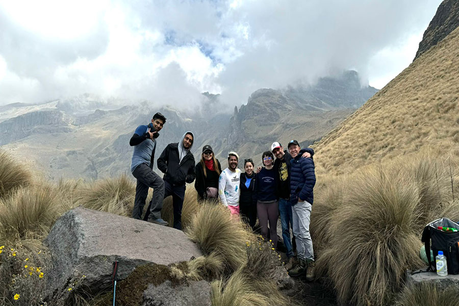 LLEGA A LA CIMA A TRAVÉS DE TUS IDEAS