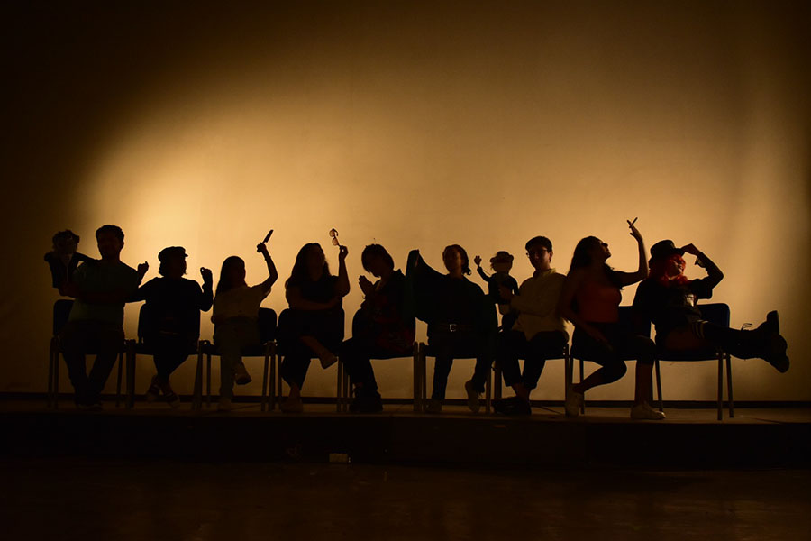 SE ESTRENA TEATREROS ANÓNIMOS EN EL FORO UC